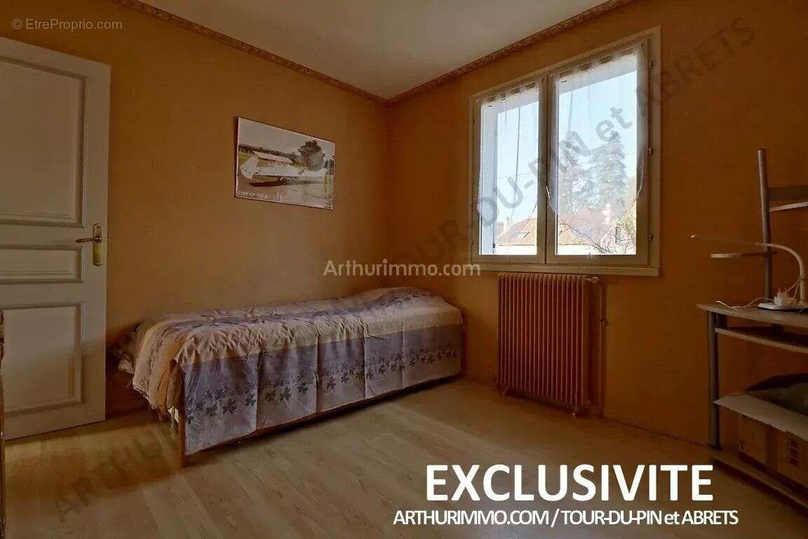 Maison à LA TOUR-DU-PIN