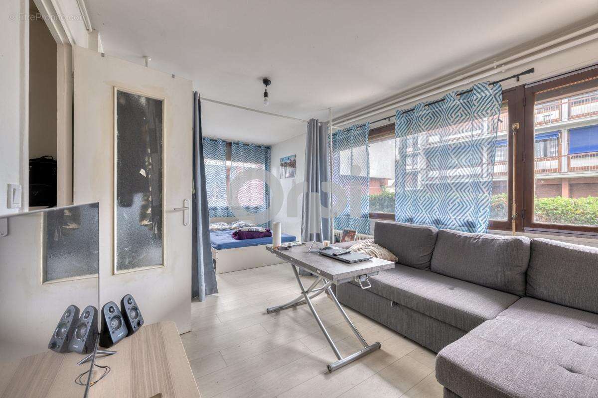 Appartement à LES PAVILLONS-SOUS-BOIS