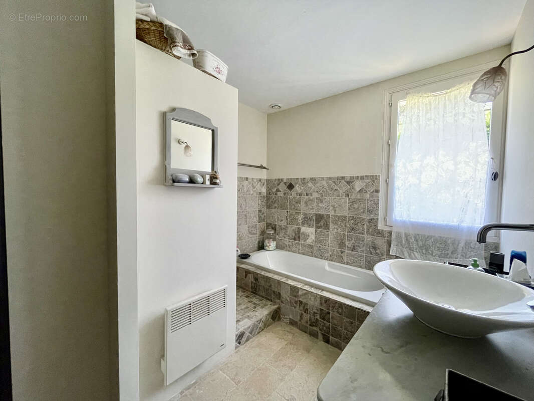 Maison à VAISON-LA-ROMAINE