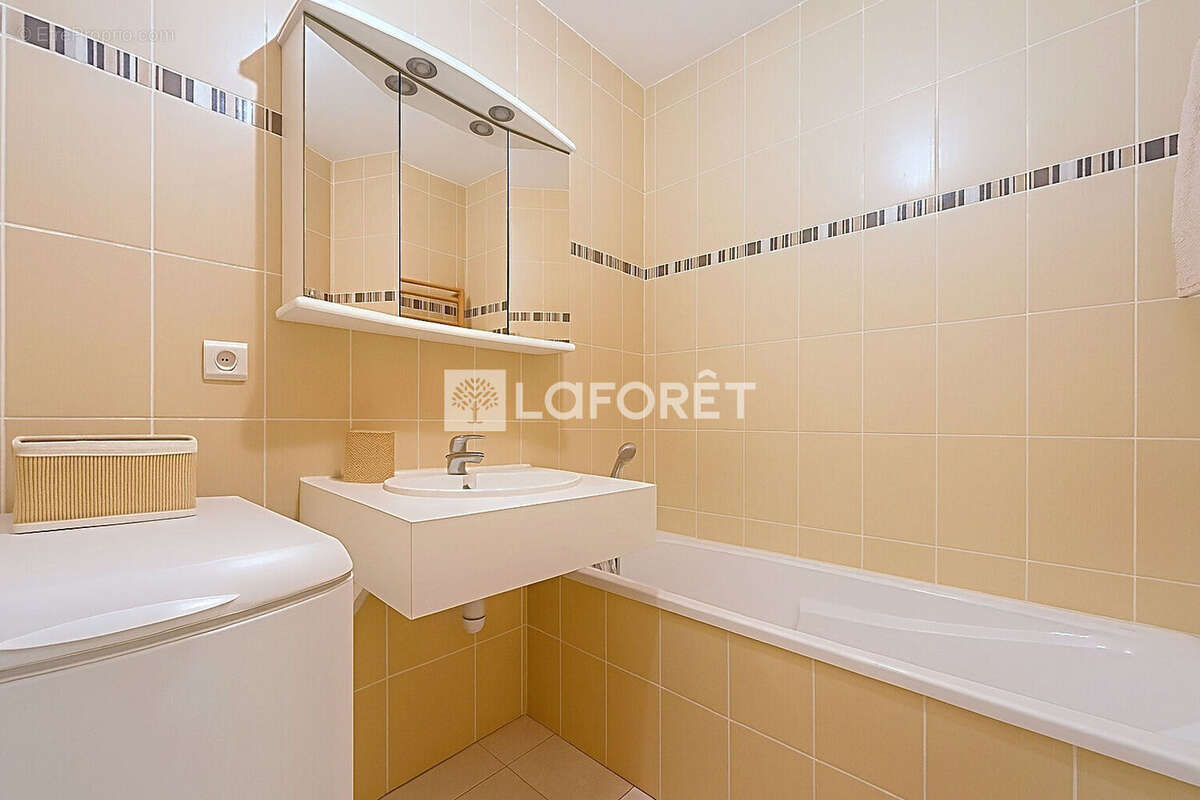 Appartement à ARS-SUR-FORMANS