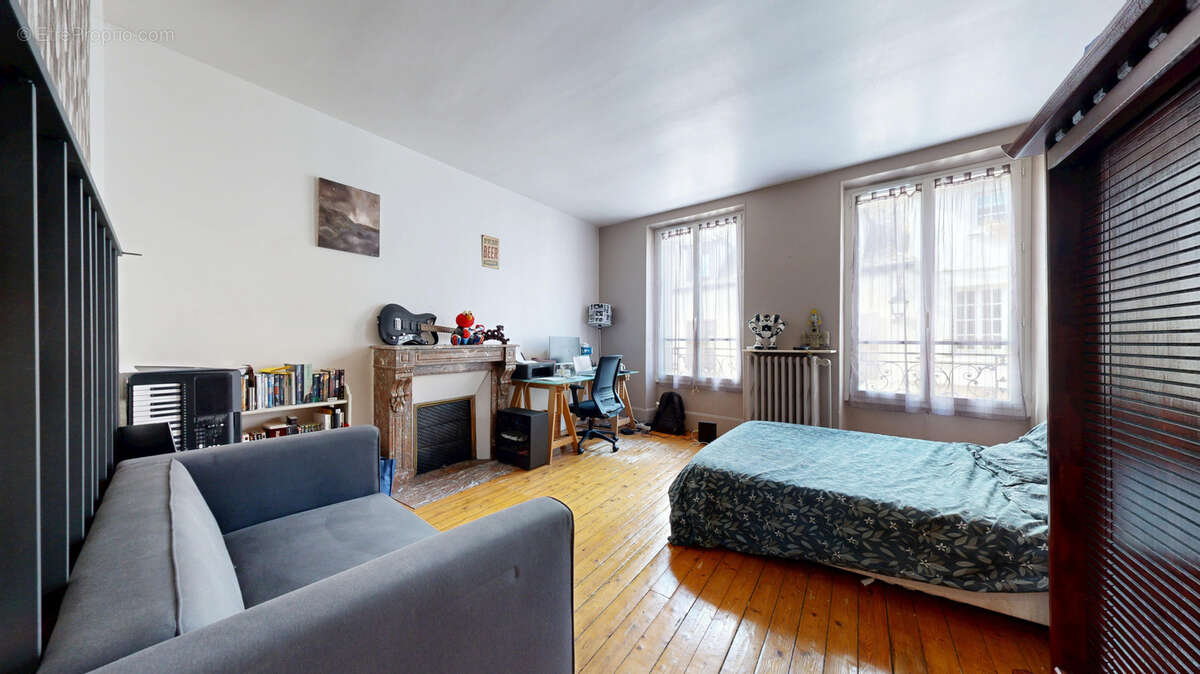 Maison à NEAUPHLE-LE-CHATEAU