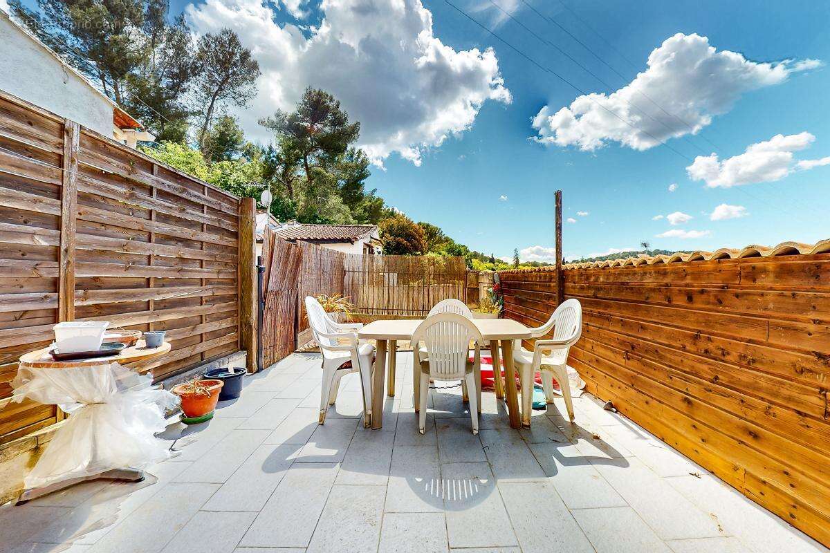 Appartement à CARNOUX-EN-PROVENCE