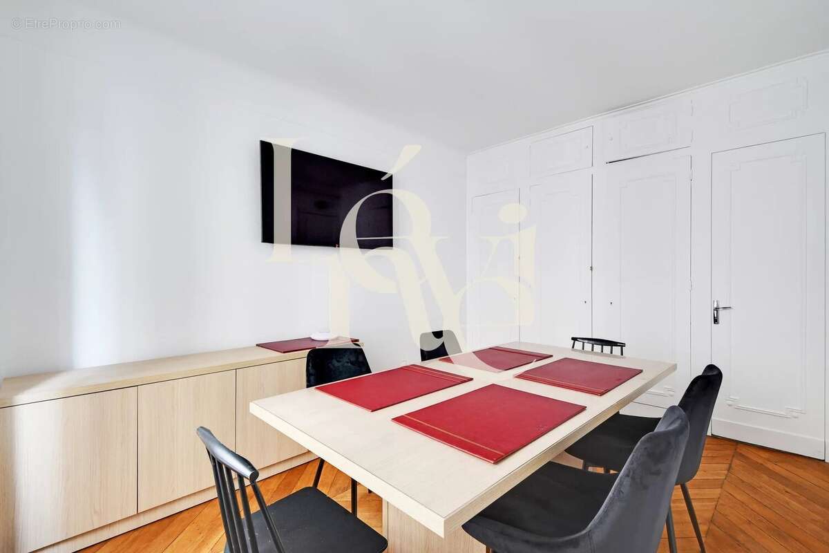 Commerce à PARIS-17E