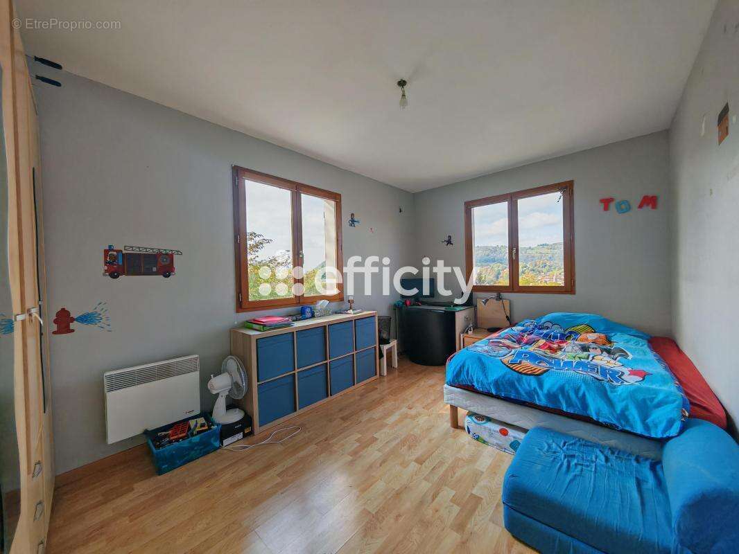 Maison à SAINT-GEOIRE-EN-VALDAINE