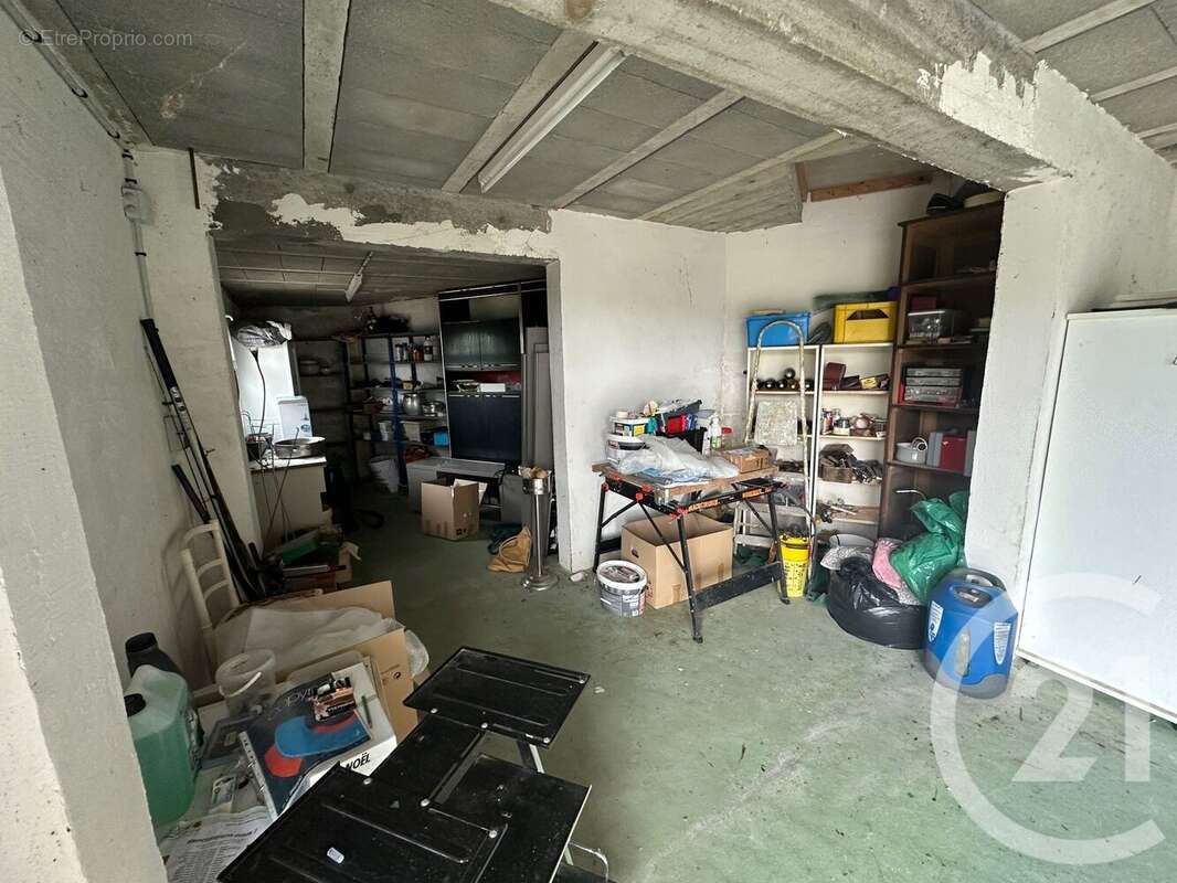 Maison à MONTREUILLON