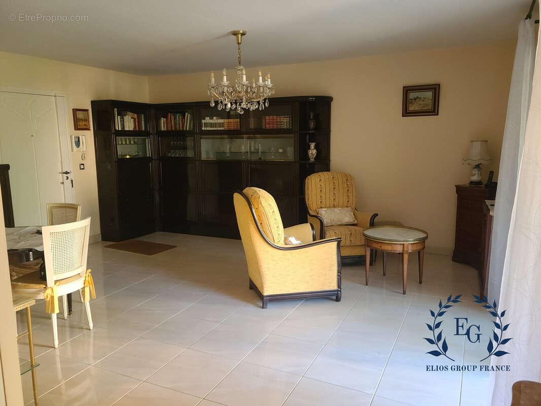 Appartement à HYERES