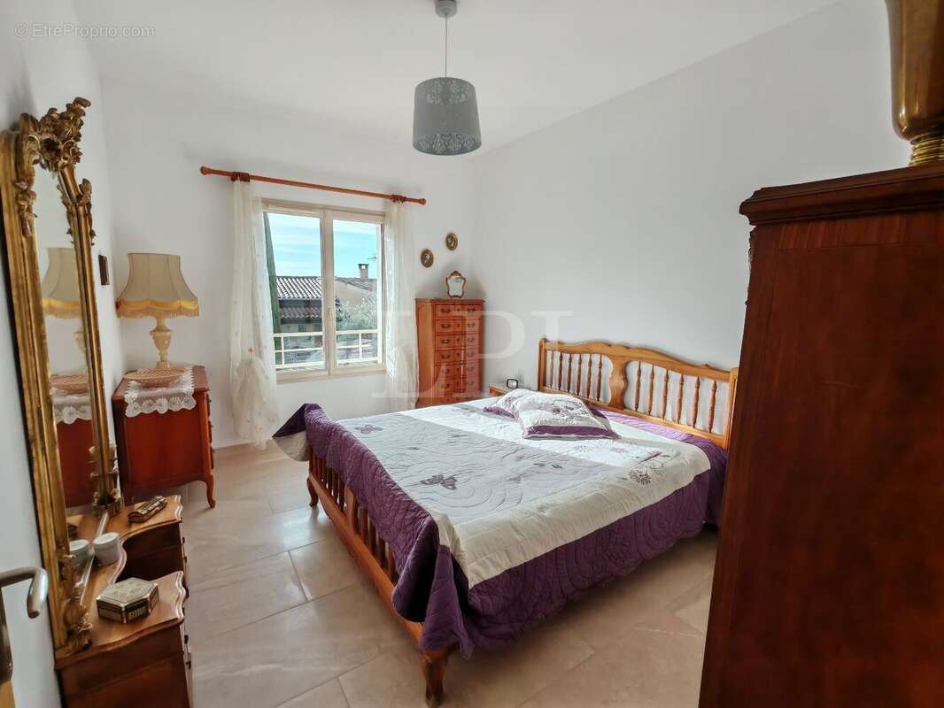 Maison à SAINT-SATURNIN-LES-APT