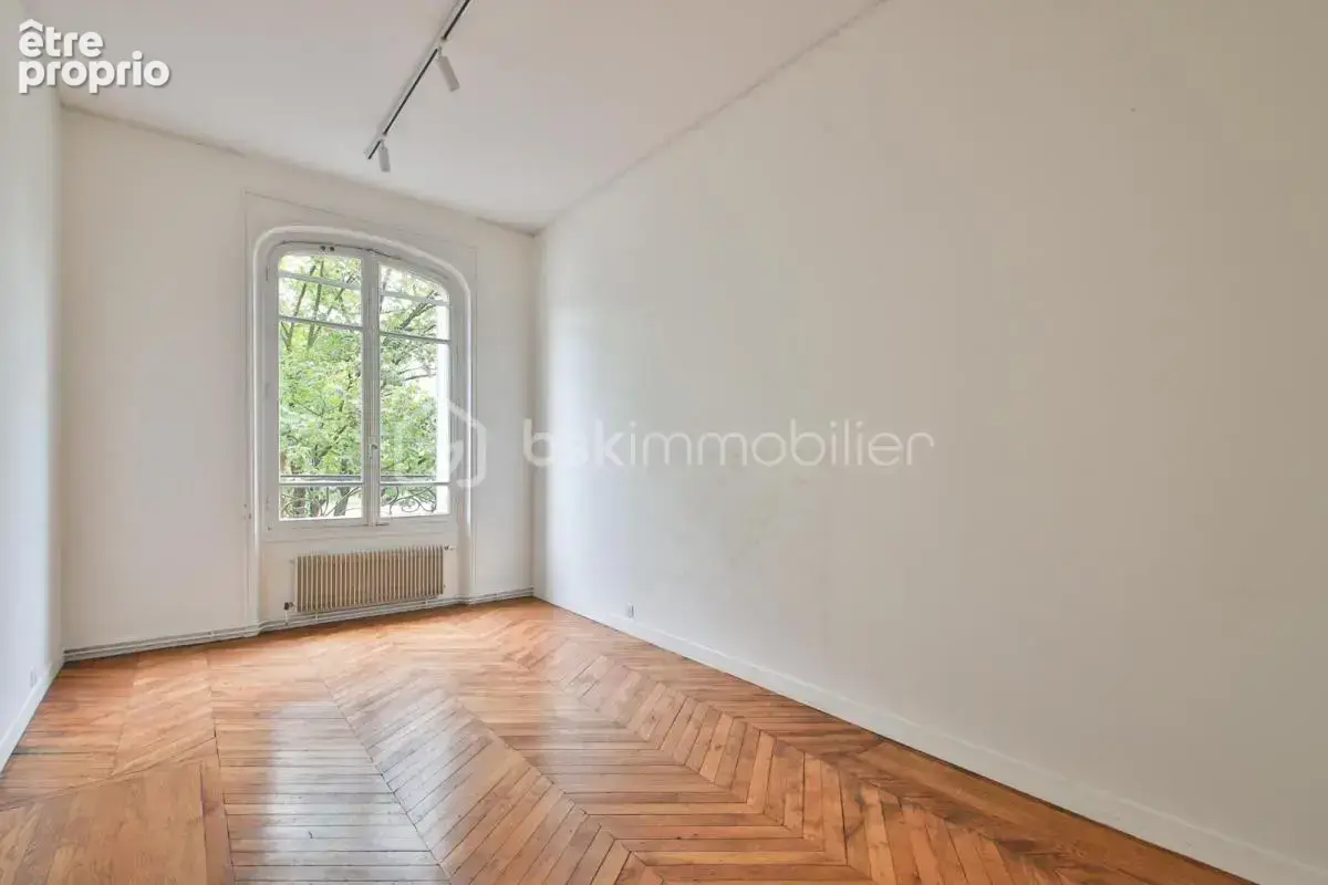 Appartement de caractère de 7 pièces + 2 chambres de service avec vue panoramique - photo 8