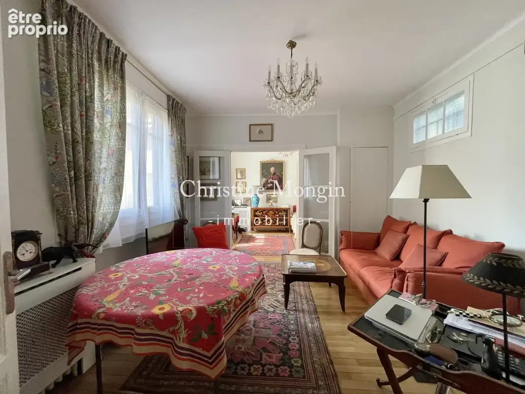 Appartement à NEUILLY-SUR-SEINE