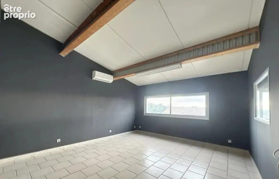 Appartement 900 m² à Nimes  - photo 9