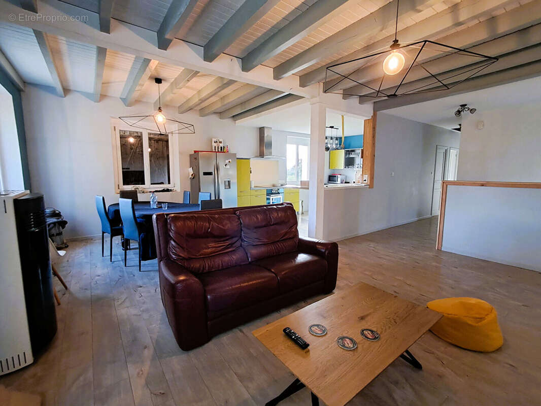 Maison à MEILHAC