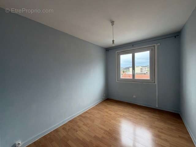 Appartement à ROCHE-LA-MOLIERE