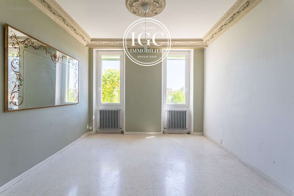 Appartement type 3 / 134 m²  / terrain 460 m² / 2 garages - photo 8