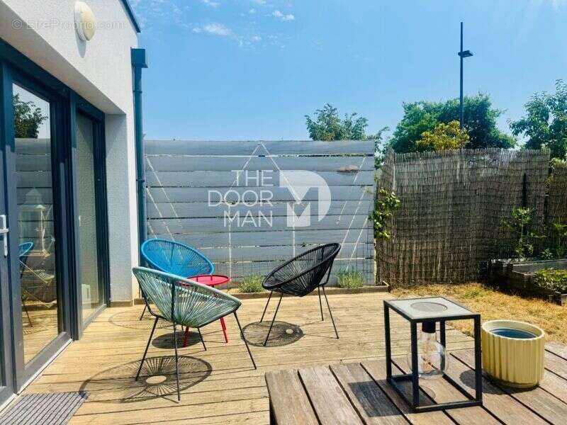 Maison 53000 - photo 2