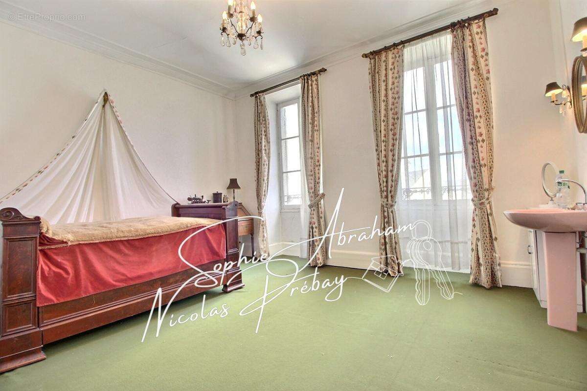 Élégante maison bourgeoise avec parc arboré au coeur de Toury - photo 7