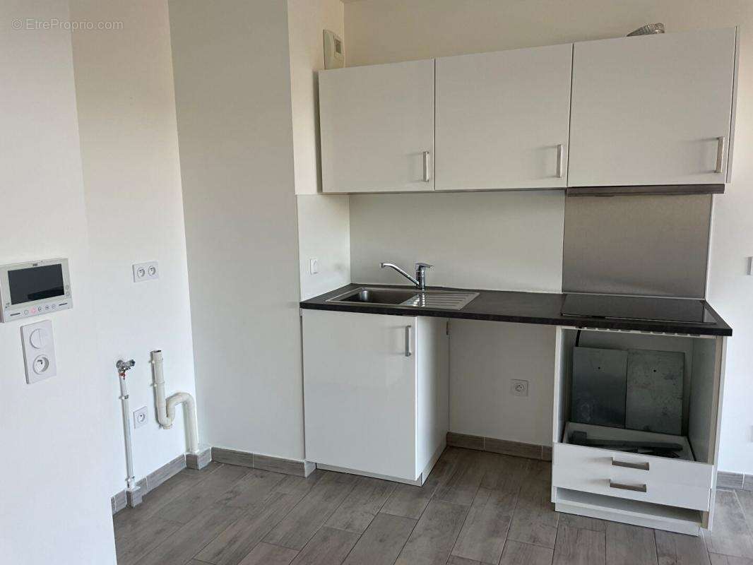 Plage, Nature et Piscine - T2 récent + parking - Hyères (83400) - photo 3
