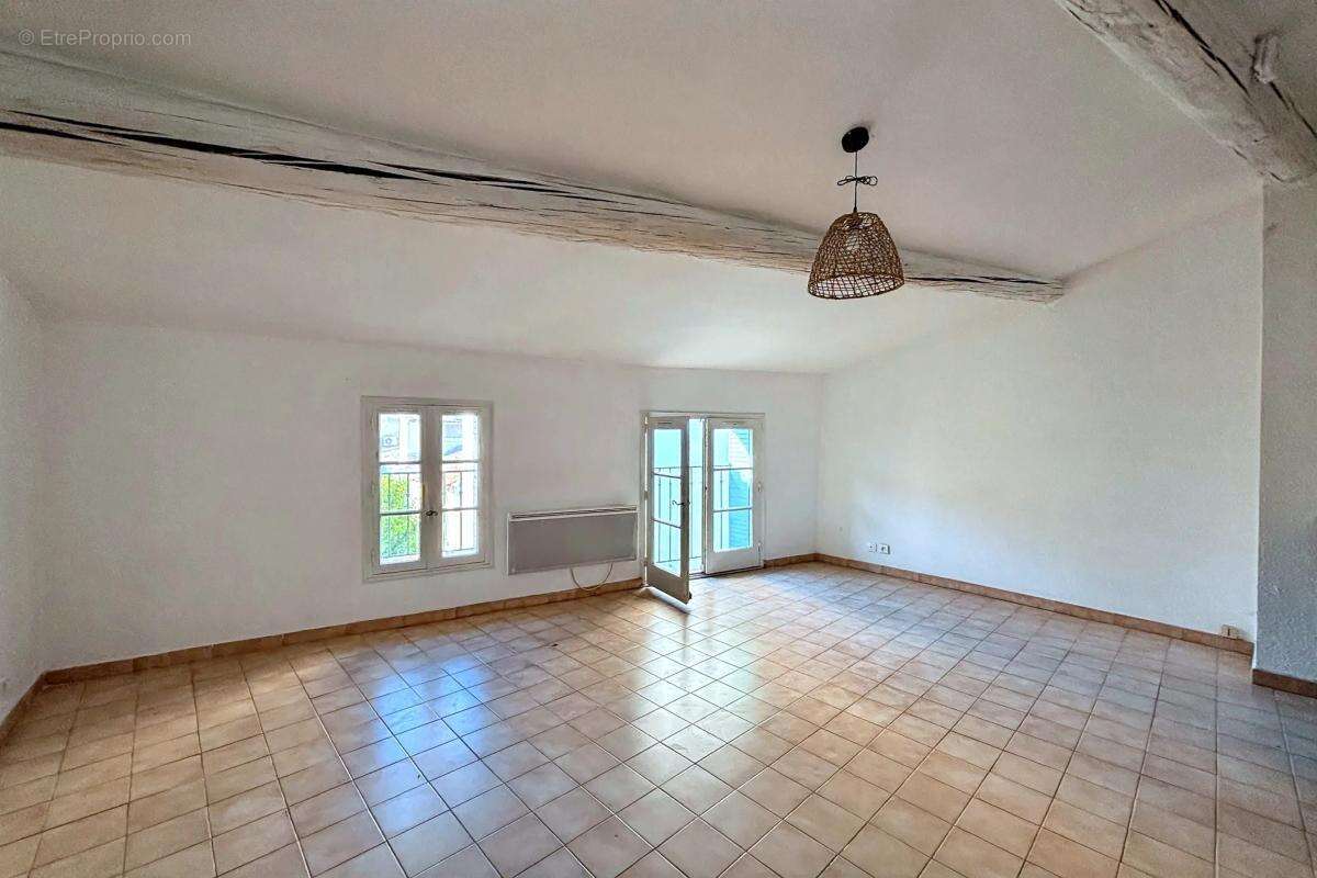 Appartement à L'ISLE-SUR-LA-SORGUE