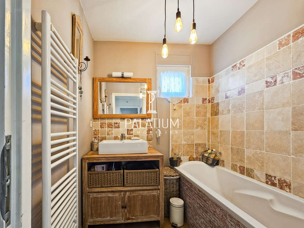 Appartement à PERTUIS
