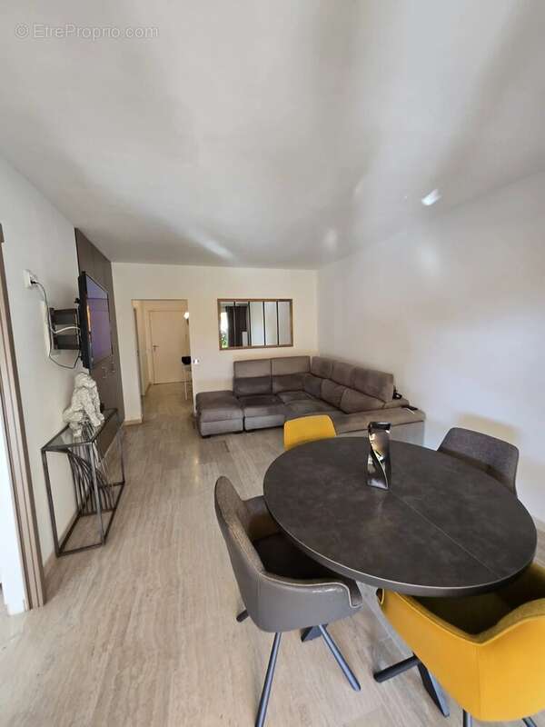 Appartement à VILLENEUVE-LOUBET
