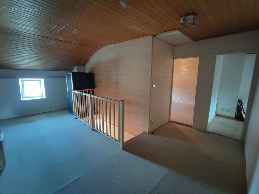 Maison à VOUJEAUCOURT