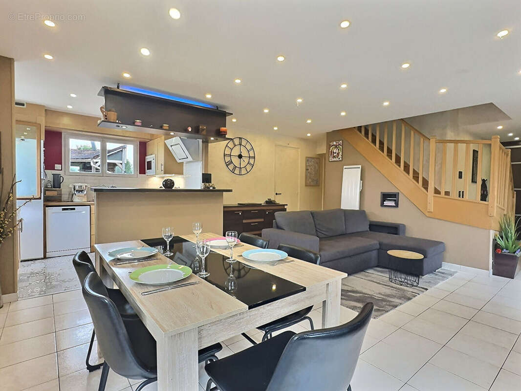 Maison à PONT-L&#039;EVEQUE