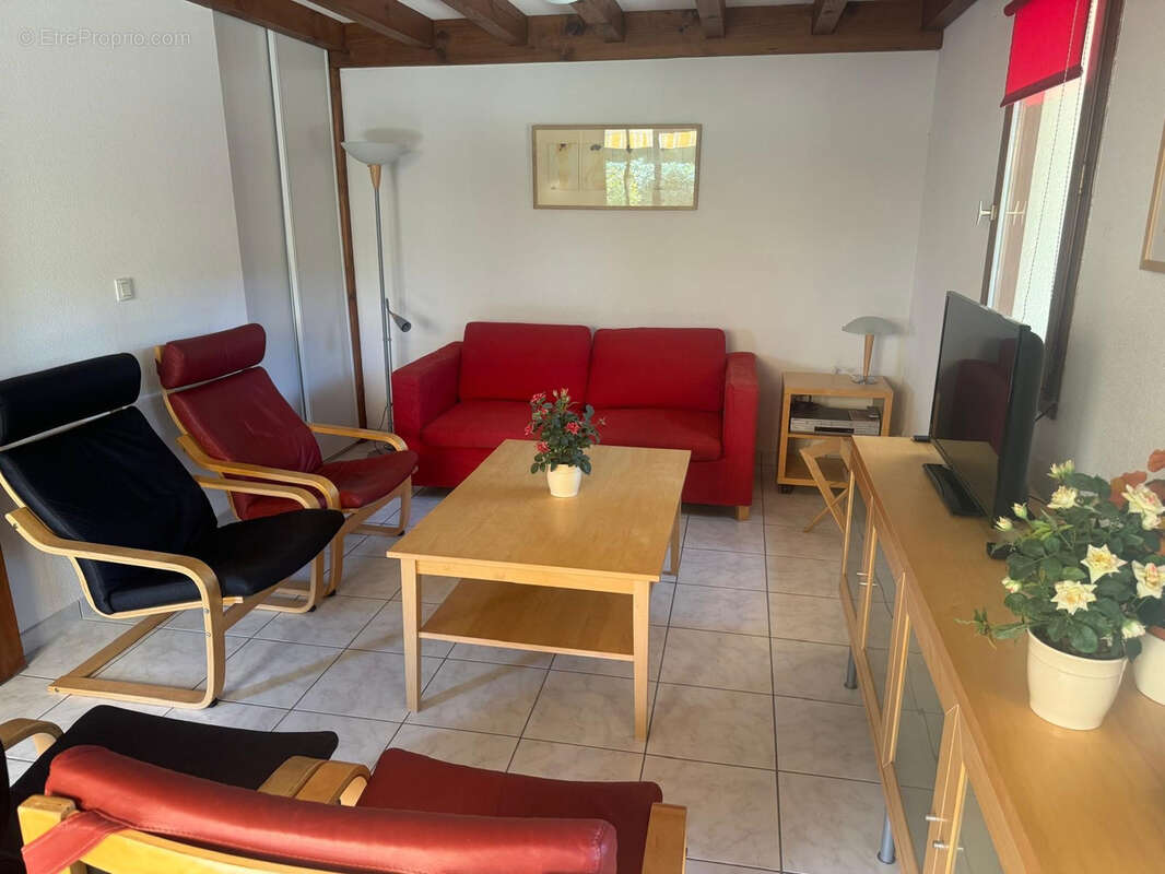 Appartement à SAINT-JULIEN-EN-BORN