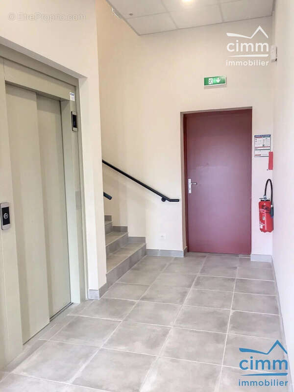 Commerce 68 m² à Mazan  - photo 5