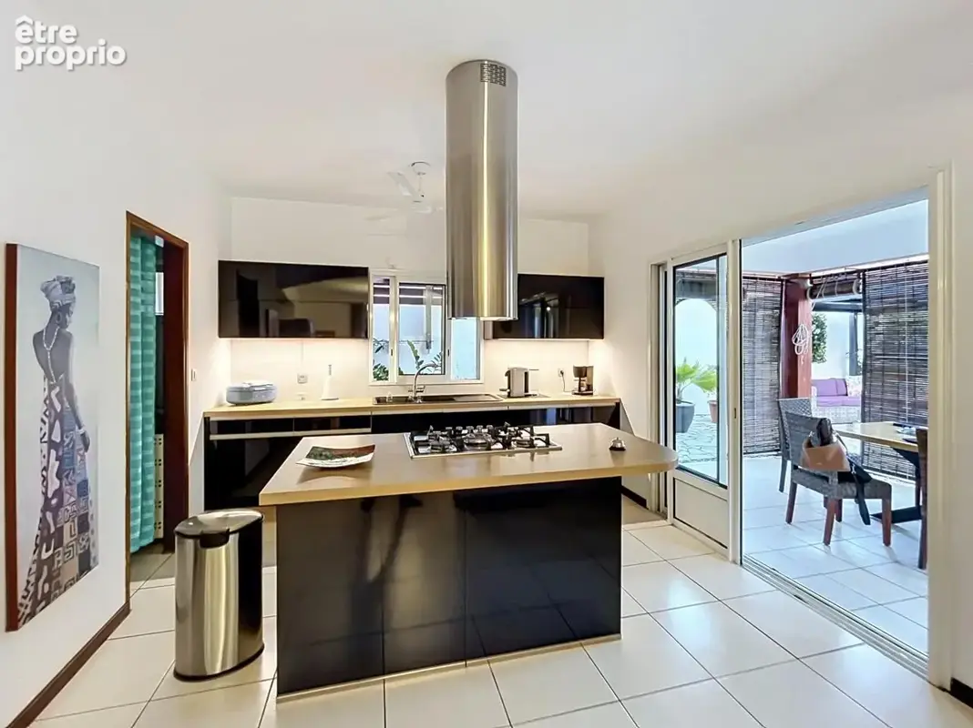 Maison 154 m² à Saint-Pierre  - photo 7