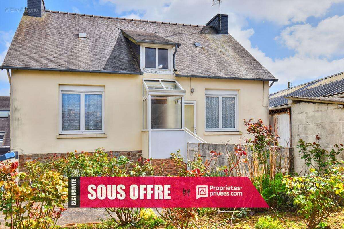 Maison à PLOUMAGOAR