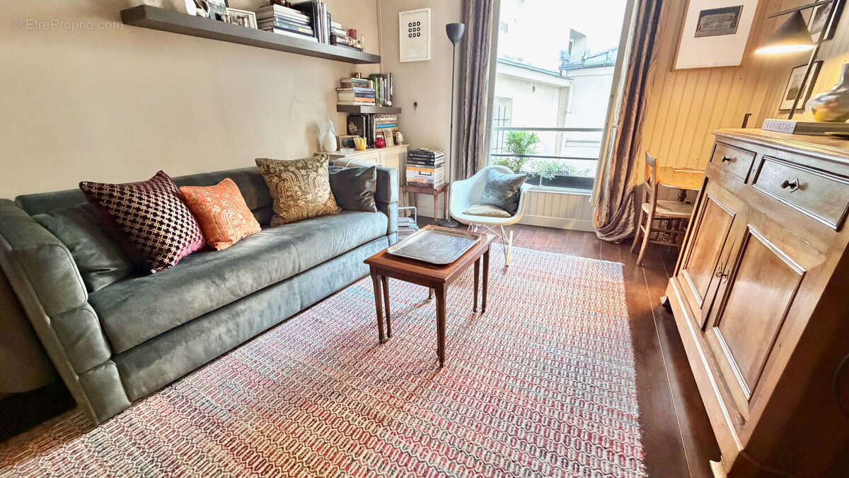 Appartement à PARIS-2E
