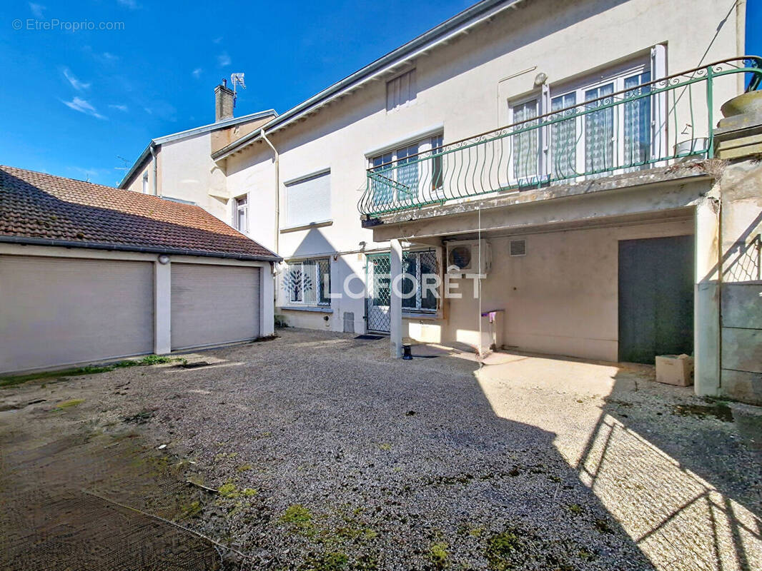 Maison à GRAY
