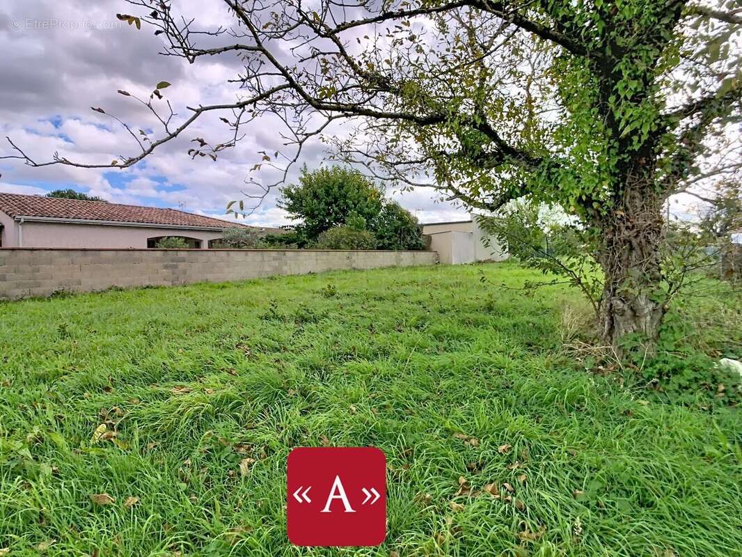 Terrain à GIROUSSENS