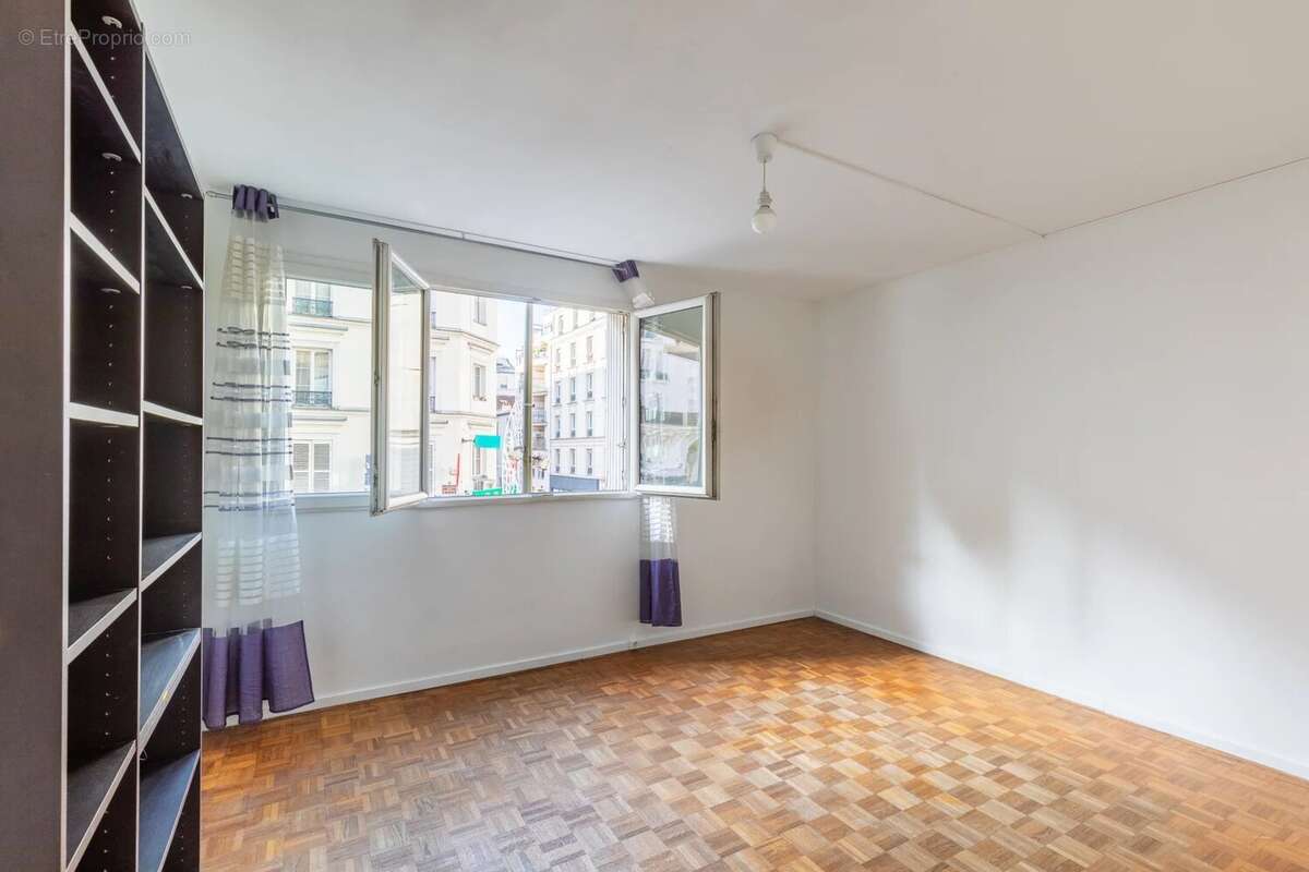 Appartement à LEVALLOIS-PERRET