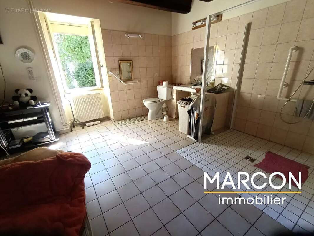 Maison à LE DONZEIL