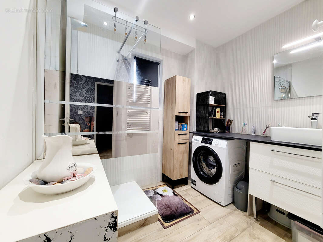 Appartement à REYRIEUX