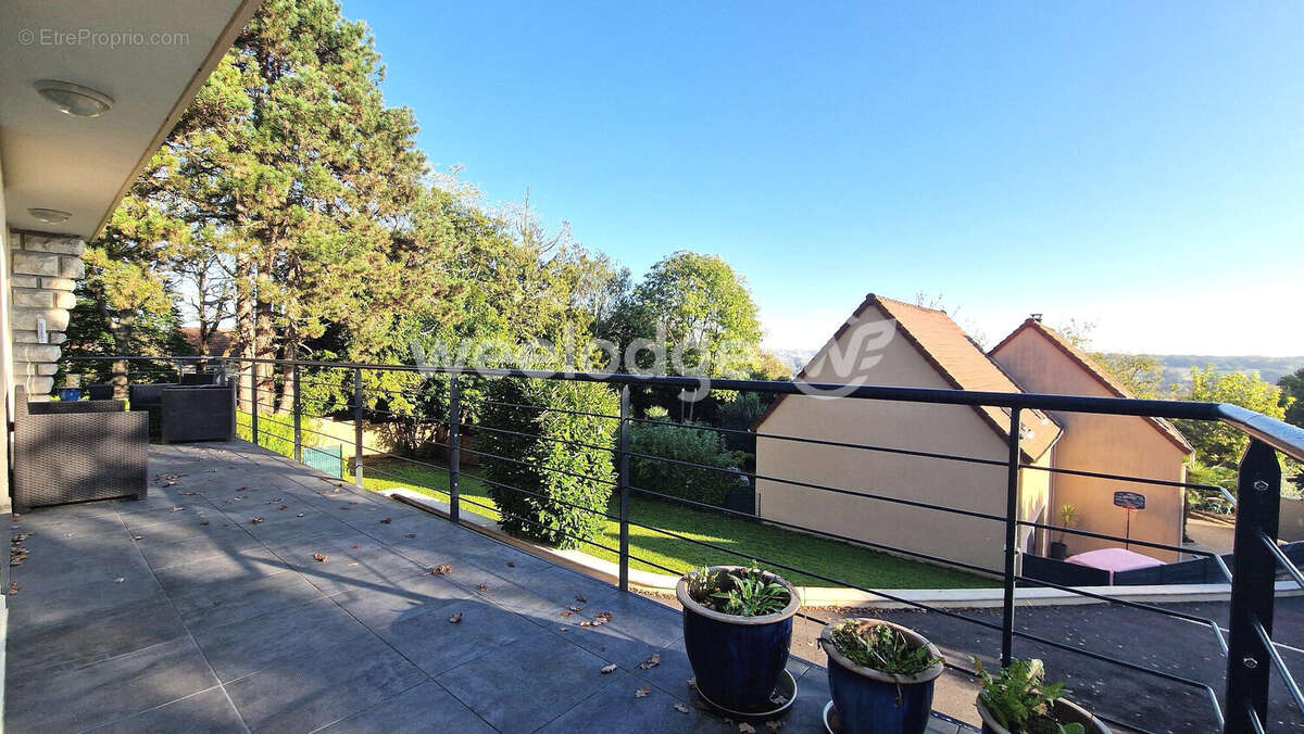 Maison à JOUY-LE-MOUTIER