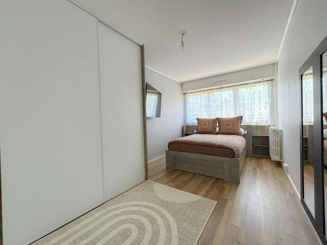 Appartement à LES PONTS-DE-CE