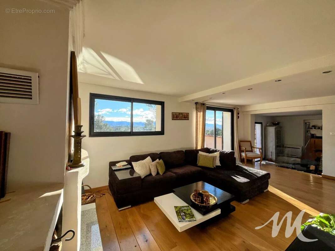 Maison à SAINT-MAXIMIN-LA-SAINTE-BAUME