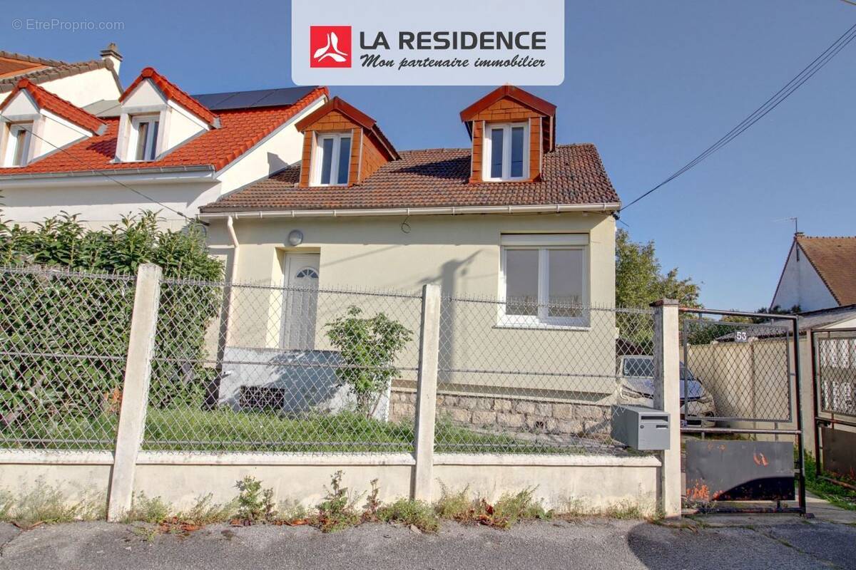 Maison à LES MUREAUX