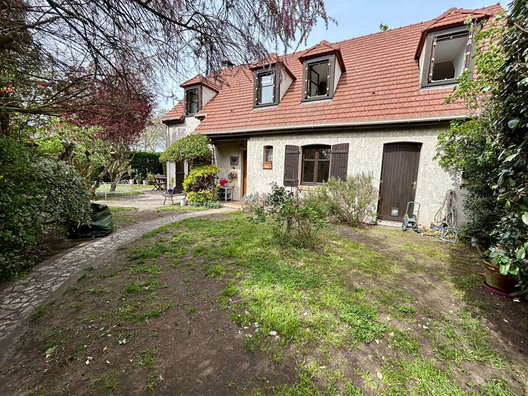 Maison Acheres 6 pièce(s) 129 m2 - photo 16