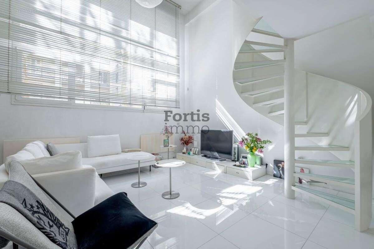 Appartement à PARIS-20E