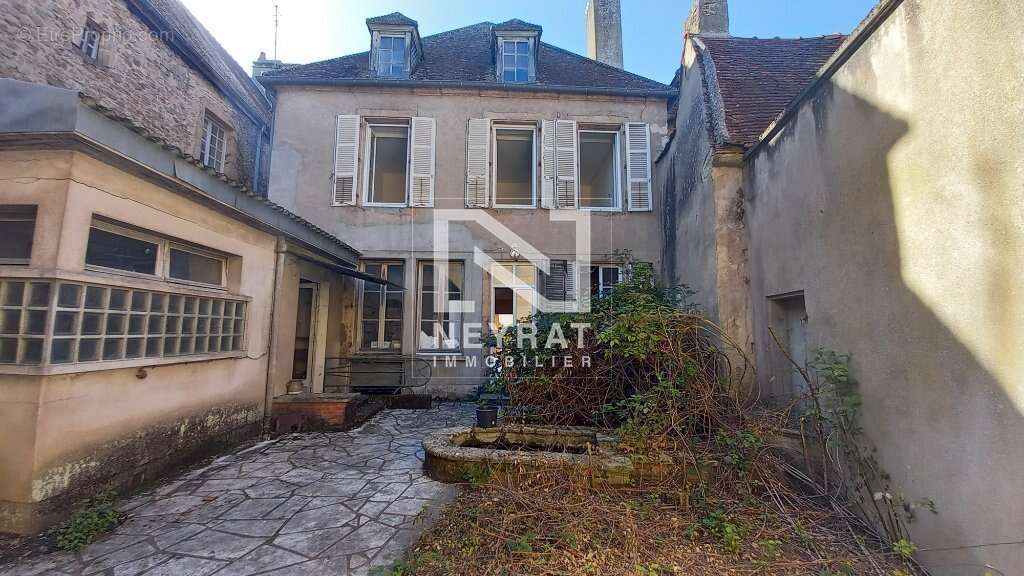 Appartement à ARNAY-LE-DUC