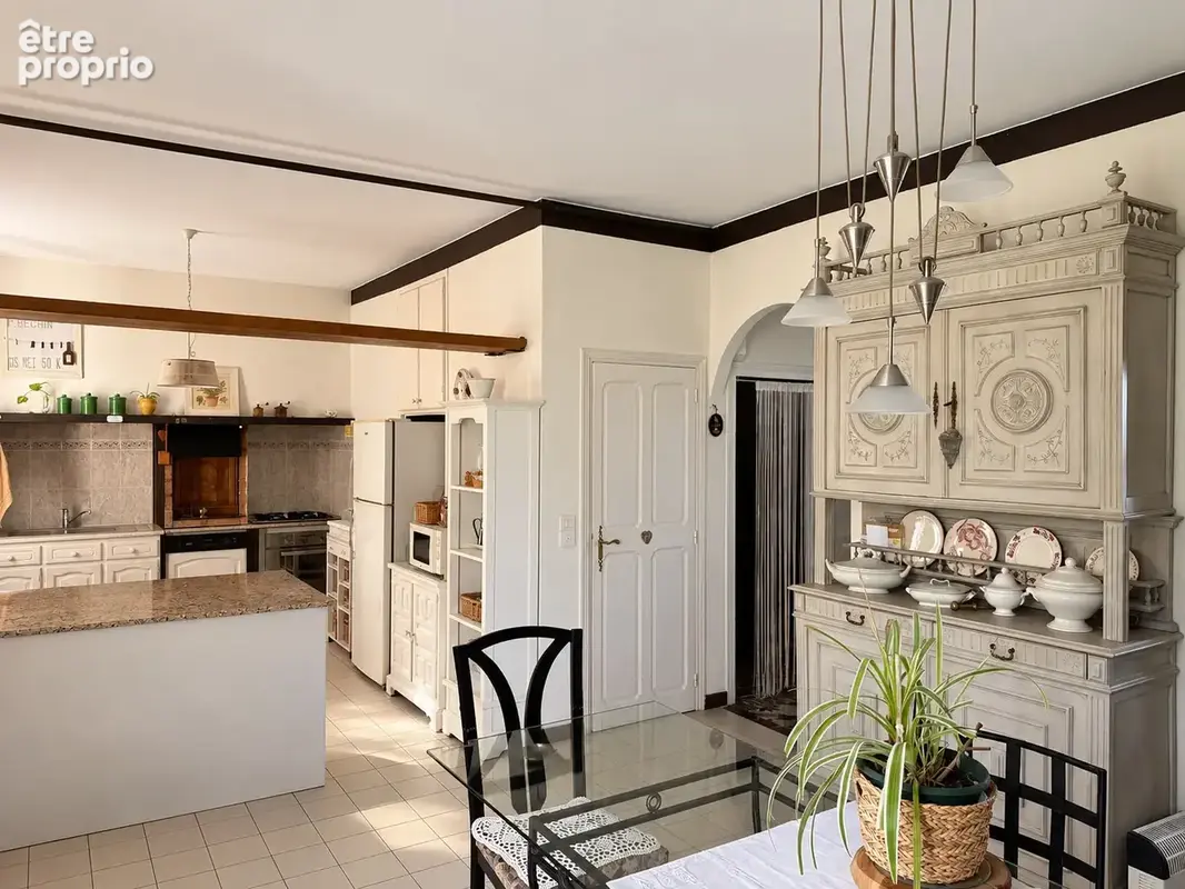 Maison des années 30 une belle adresse face au château - photo 4