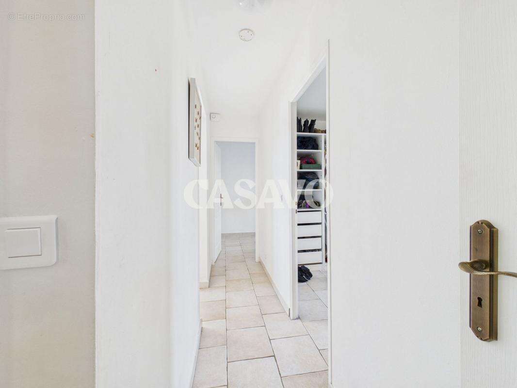 Appartement à PEYROLLES-EN-PROVENCE