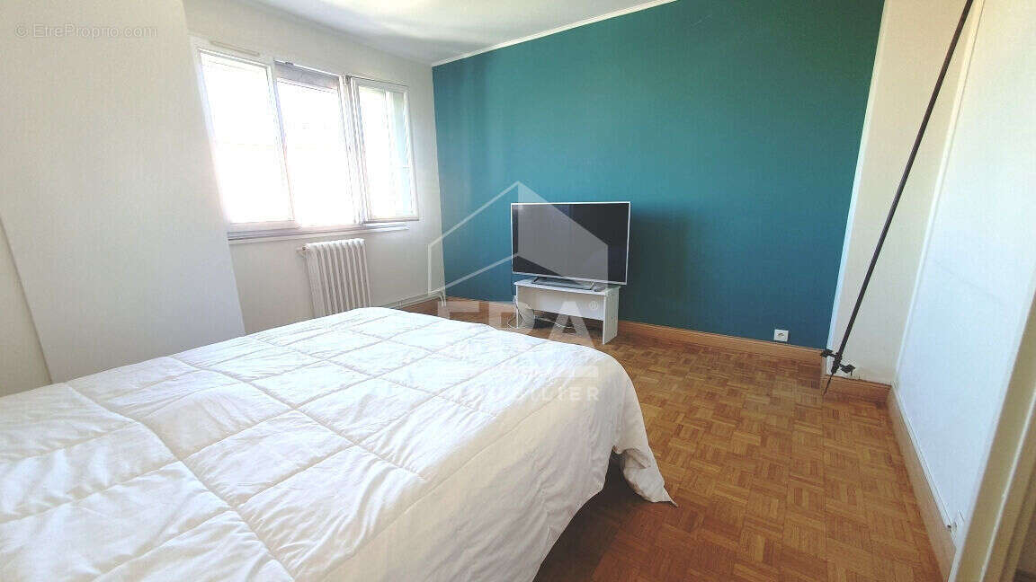 Appartement à SAINT-MAUR-DES-FOSSES