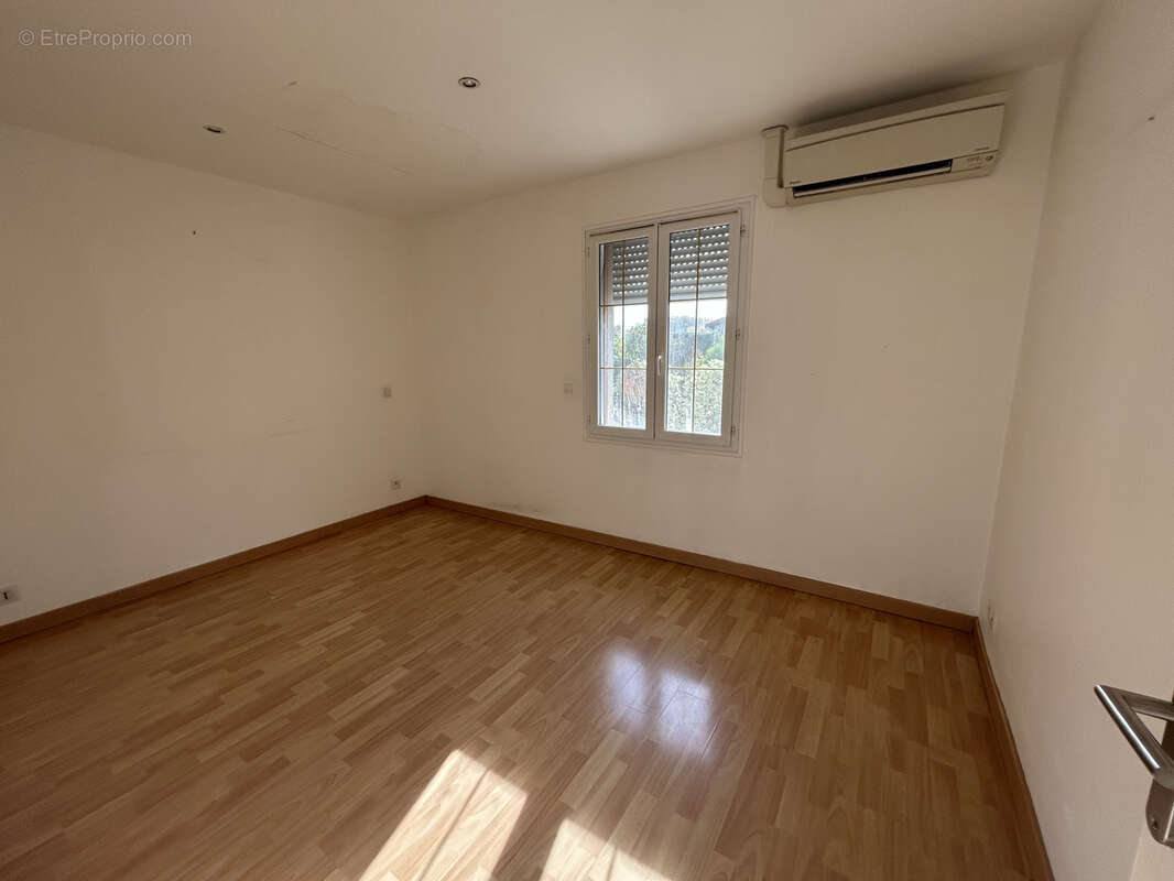 Maison de plain-pied avec piscine - photo 9