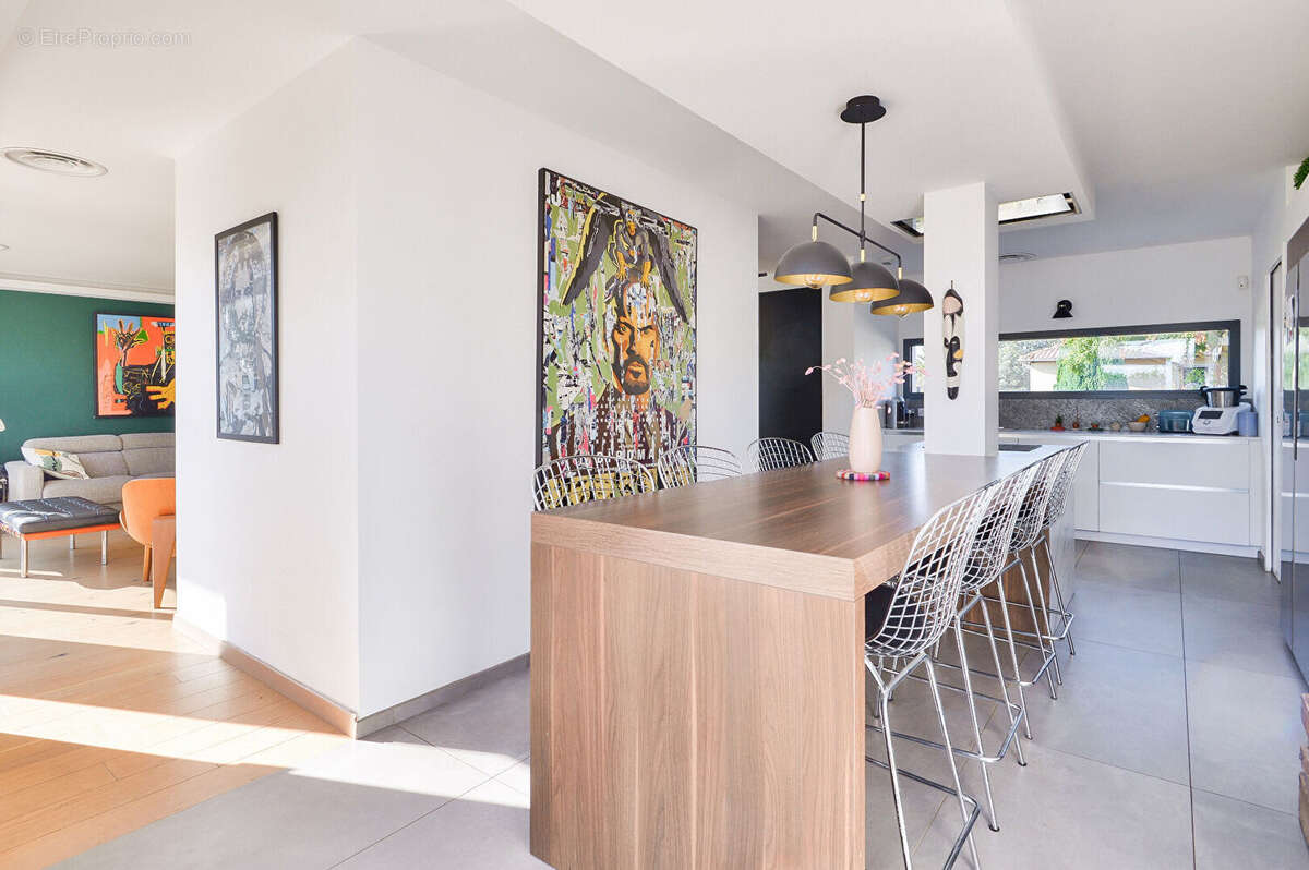 Maison à SATHONAY-VILLAGE