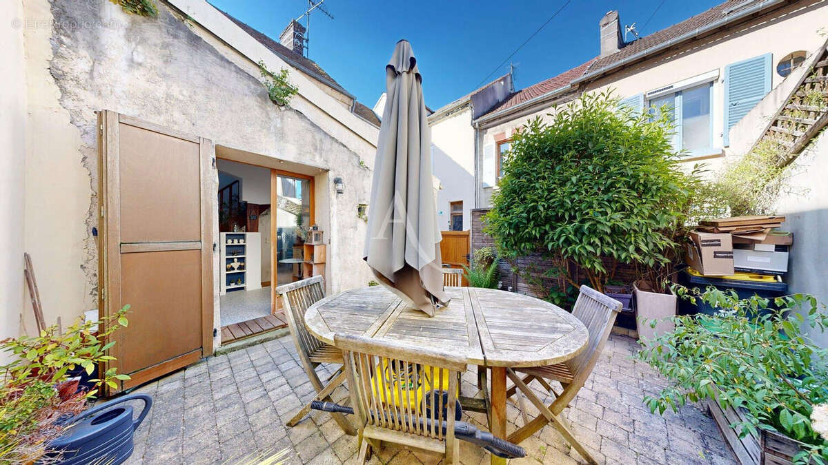 Maison à MARINES