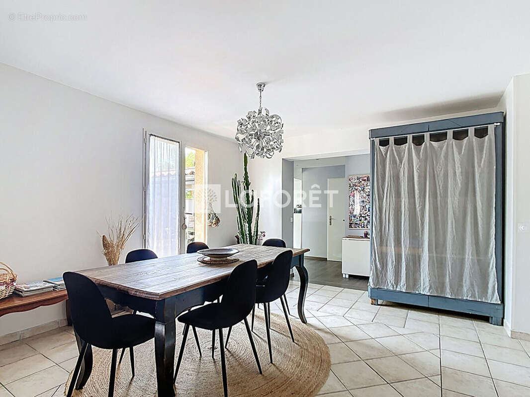 Maison à SAINT-DIDIER-DE-FORMANS