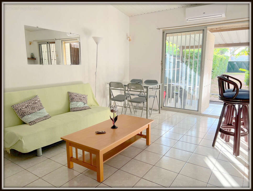 A vendre a kourou (97310) une magnifique maison en bois t5 de 106 m² avec 2 maisons t2 independantes - terrain de 775 m² - au pr - photo 16